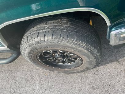 Used 1998 Chevrolet Tahoe 4WD 2-Door