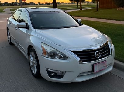 Used 2015 Nissan Altima 2.5 SL w/ Technology Package