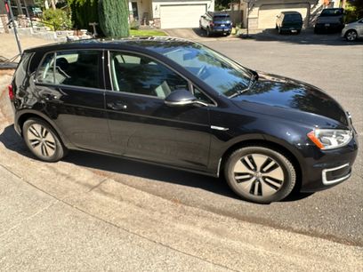 Used 2016 Volkswagen e-Golf SE w/ DC Fast Charging Package