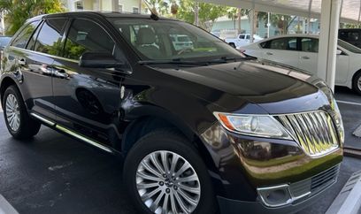 Used 2014 Lincoln MKX FWD w/ Walnut Swirl Wood Package