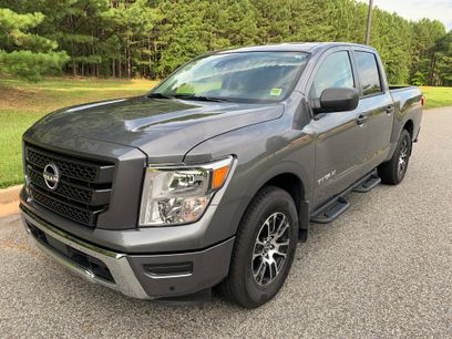 Used 2023 Nissan Titan SV w/ SV Convenience Package