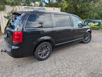 Used 2017 Dodge Grand Caravan SXT