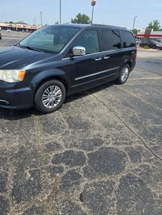 Used 2013 Chrysler Town & Country Touring-L w/ Driver Convenience Group