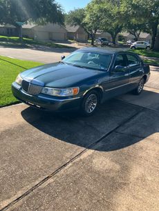 Used 1998 Lincoln Town Car Signature