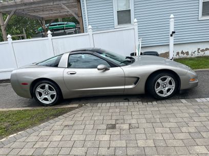 Used 1999 Chevrolet Corvette Coupe w/ Memory Pkg