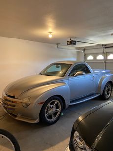Used 2005 Chevrolet SSR w/ Preferred Equipment Group