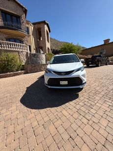 Used 2022 Toyota Sienna XLE