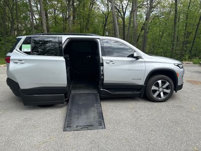Used 2022 Chevrolet Traverse LT w/ LT Premium Package