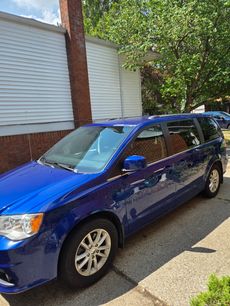 Used 2018 Dodge Grand Caravan SXT w/ Driver Convenience Group