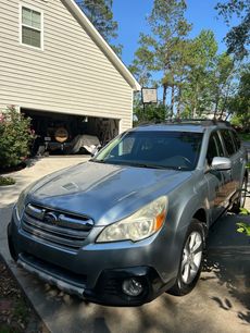 Used 2013 Subaru Outback 2.5i Limited w/ Moonroof Pkg