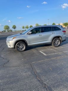 Used 2019 Toyota Highlander XLE