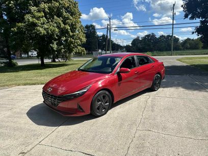 Used 2021 Hyundai Elantra SEL w/ Convenience Package