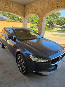 Used 2021 Volvo V90 T6 Cross Country w/ Advanced Package