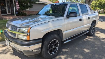 Used 2005 Chevrolet Avalanche LS w/ Preferred Equipment Group