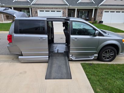 Used 2017 Dodge Grand Caravan SXT