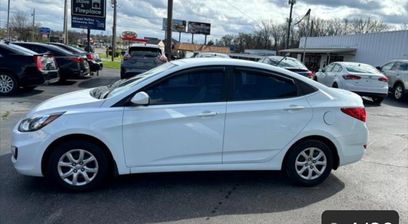 Used 2012 Hyundai Accent GLS w/ Comfort Pkg 2