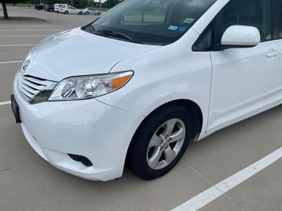 Used 2015 Toyota Sienna LE