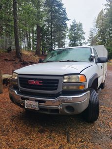 Used 2006 GMC Sierra 2500 W/T w/ Heavy-Duty Power Package