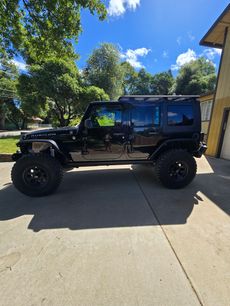 Used 2008 Jeep Wrangler Unlimited Rubicon w/ Dual Top Group