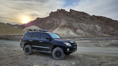 Used 2013 Lexus LX 570 4WD w/ Luxury Pkg