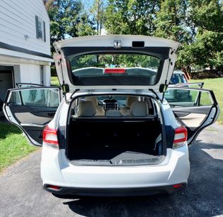 Used 2018 Subaru Impreza 2.0i Premium w/ Eyesight & BSD & Rcta