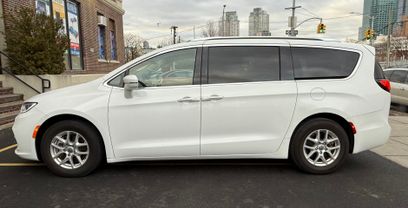 Used 2021 Chrysler Pacifica Touring-L