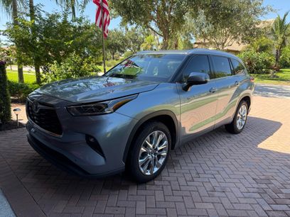 Used 2021 Toyota Highlander Limited