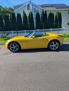 Used 2007 Pontiac Solstice Convertible w/ Premium Package