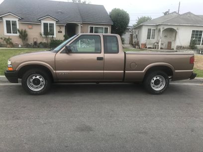 Used 2002 Chevrolet S10 Pickup 2WD Extended Cab w/ Preferred Equipment Group
