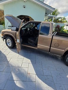 Used 2003 Chevrolet S10 Pickup LS w/ Convenience Package