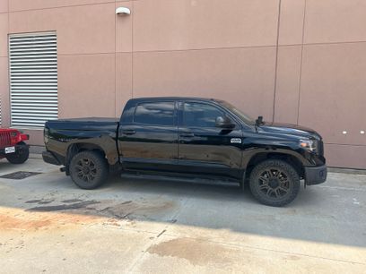 Used 2018 Toyota Tundra SR5 w/ SR5 Upgrade Package
