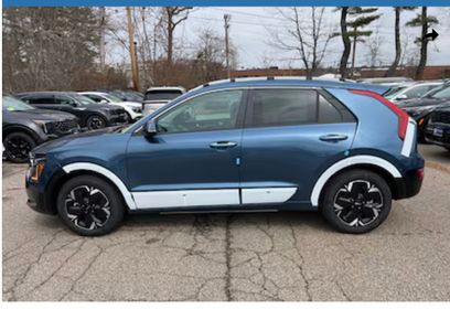 Used 2025 Kia Niro Wave w/ Wave Preserve Package