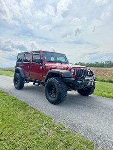 Used 2011 Jeep Wrangler Unlimited Rubicon w/ Connectivity Group