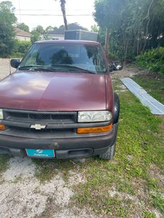 Used 1999 Chevrolet S10 Pickup 4x4 Extended Cab w/ Preferred Equipment Group