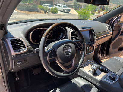 Used 2014 Jeep Grand Cherokee Overland w/ Advanced Technology Group