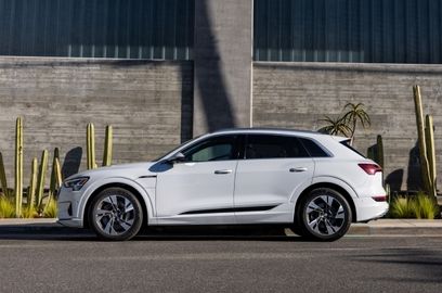 Used 2023 Audi e-tron Premium Plus w/ Premium Plus Package