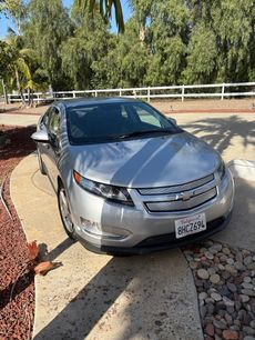 Used 2014 Chevrolet Volt w/ Enhanced Safety Package 1