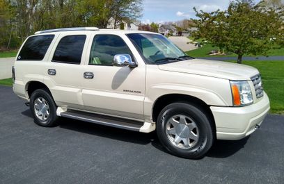 Used 2002 Cadillac Escalade AWD