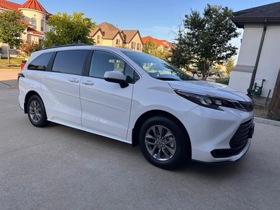 Used 2025 Toyota Sienna LE