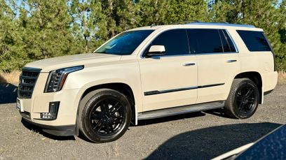 Used 2015 Cadillac Escalade Luxury