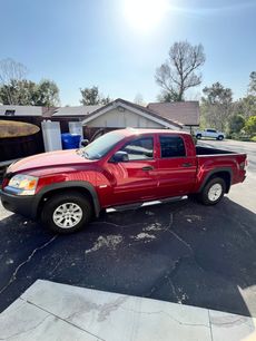 Used 2006 Mitsubishi Raider DuroCross
