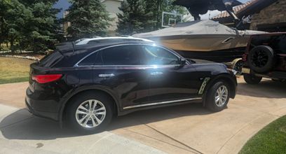 Used 2017 INFINITI QX70 3.7 w/ Premium Package