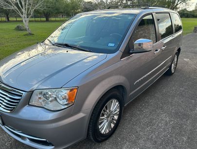 Used 2014 Chrysler Town & Country Limited