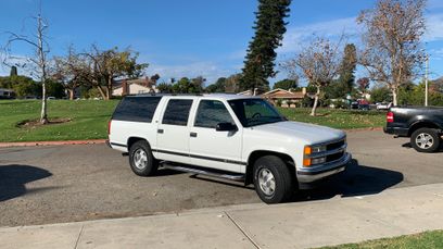 Used 1999 Chevrolet Suburban 4WD w/ Preferred Equipment Group 3