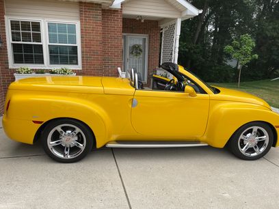 Used 2004 Chevrolet SSR w/ Preferred Equipment Group