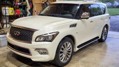 Used 2015 INFINITI QX80 4WD w/ Deluxe Technology Package