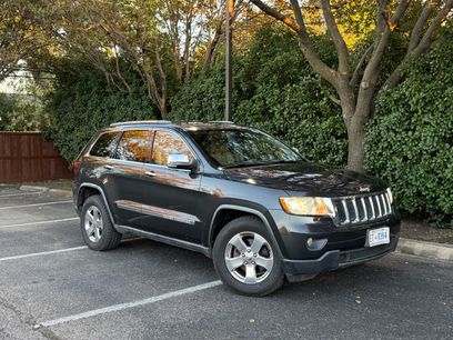 Used 2011 Jeep Grand Cherokee Limited w/ Luxury Group II