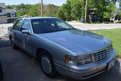 Used 1999 Cadillac De Ville Sedan w/ Comfort/Convenience Pkg