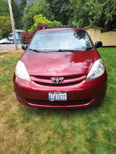 Used 2010 Toyota Sienna LE