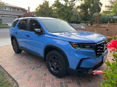 Used 2025 Honda Pilot TrailSport